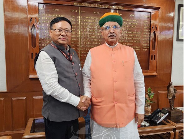 Nagaland Principal Secretary, Law & Justice, Y Kikheto Sema with Union Minister for Law & Justice, Arjun Ram Meghwal at Shastri Bhavan, New Delhi on May 26. (DIPR Photo)